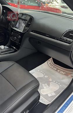 کرایسلەر 300